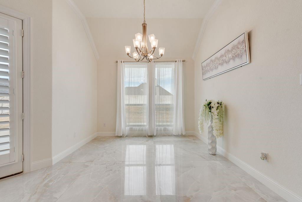 1424 Silent Springs Drive, Fort Worth, TX 76052