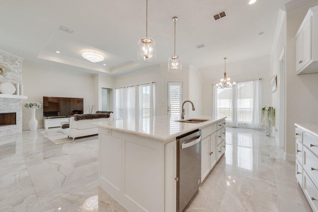 1424 Silent Springs Drive, Fort Worth, TX 76052
