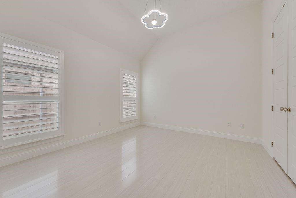 1424 Silent Springs Drive, Fort Worth, TX 76052