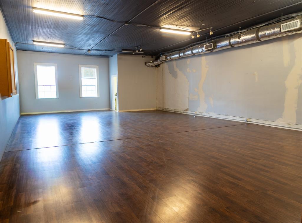 417 E Wallace Street, San Saba, TX 76877