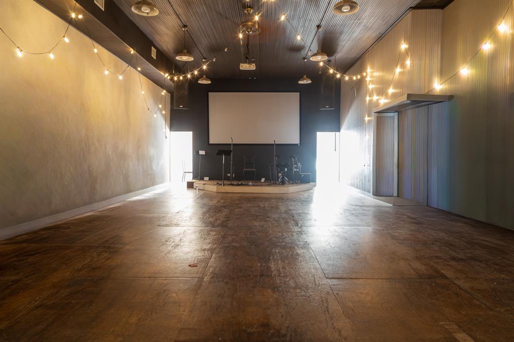 417 E Wallace Street, San Saba, TX 76877