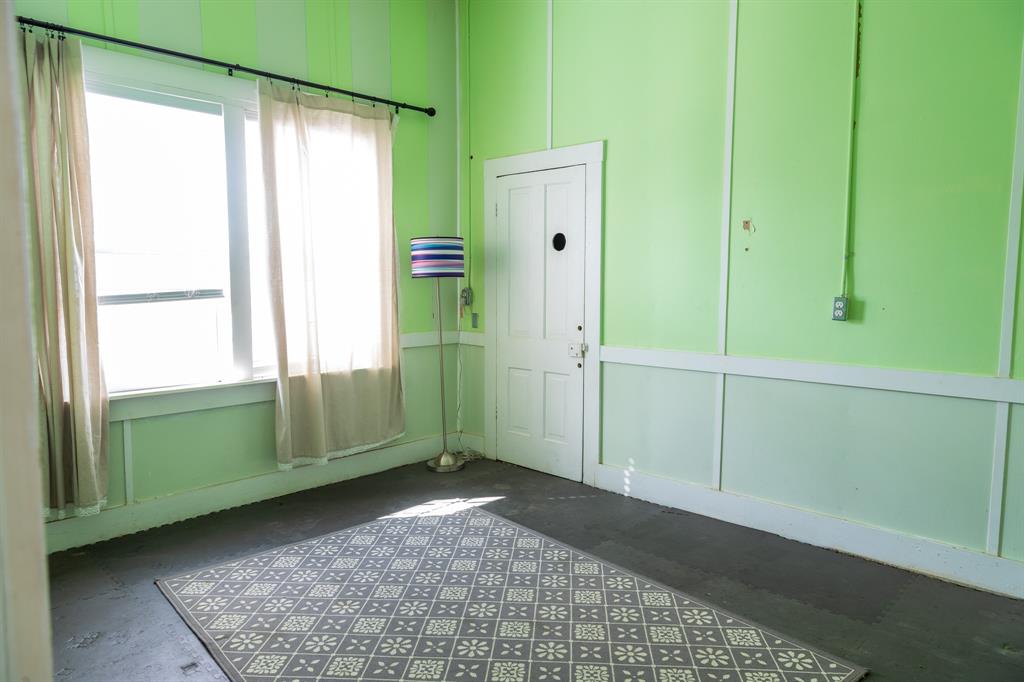 417 E Wallace Street, San Saba, TX 76877