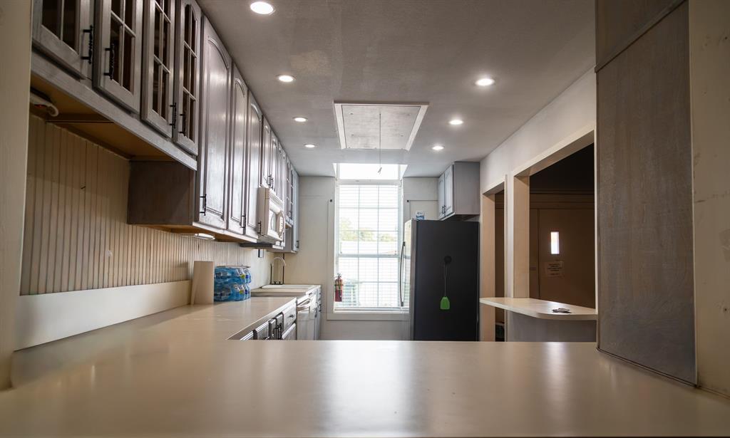 417 E Wallace Street, San Saba, TX 76877