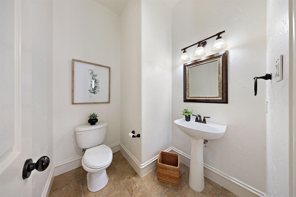 Guest bath down