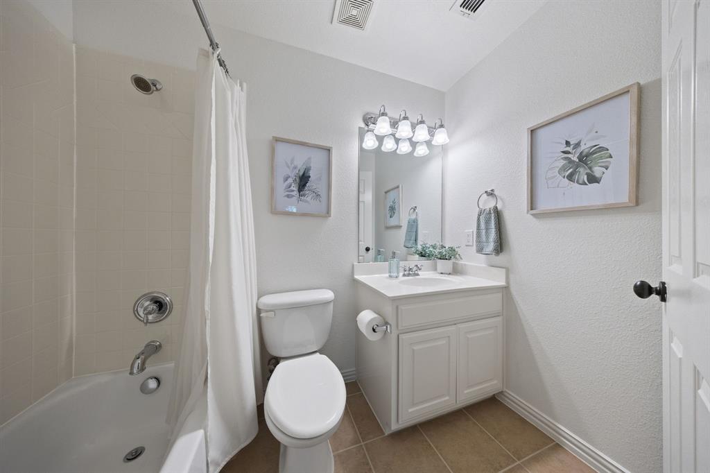 ensuite bathroom upstaris