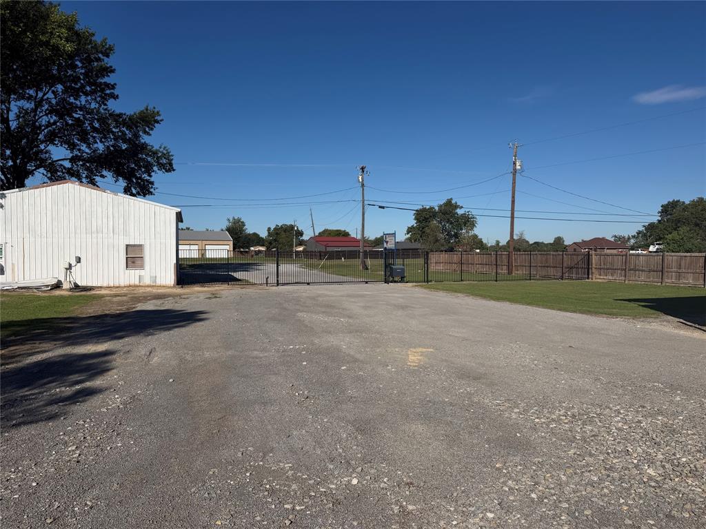 1050 Fm 273, Bonham, TX 75418
