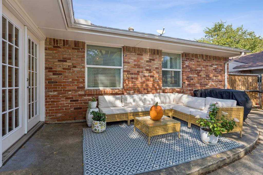 10622 MAPLERIDGE Drive, Dallas, TX 75238