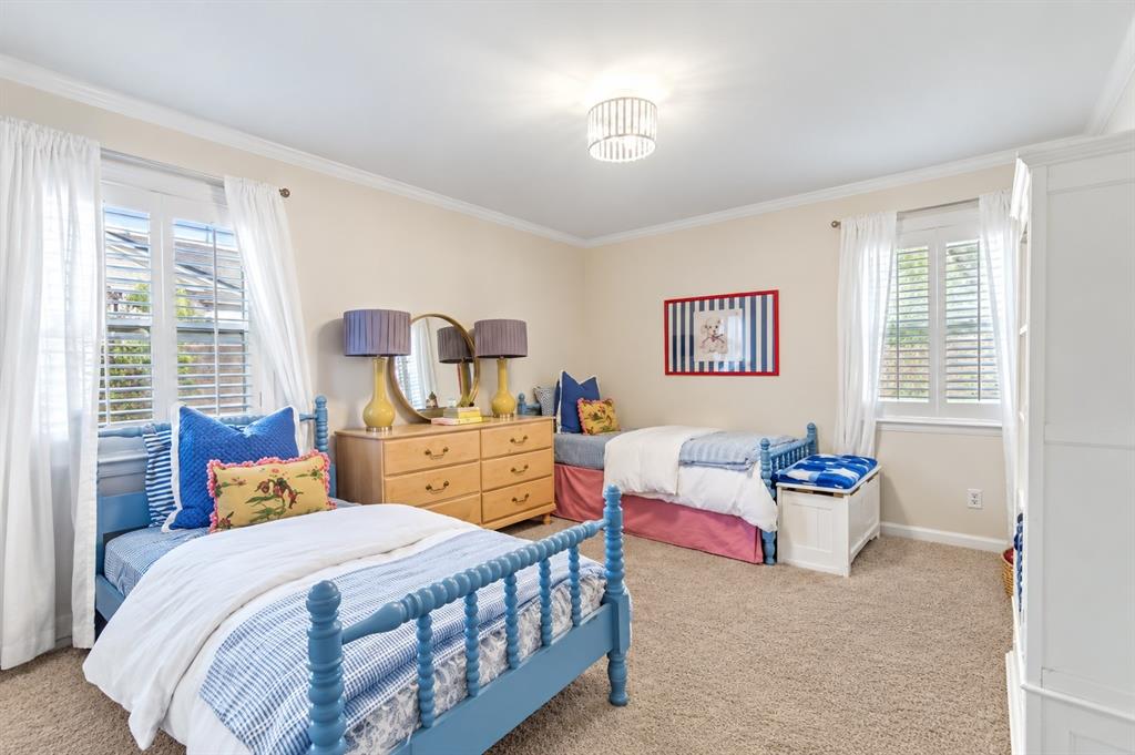 10622 MAPLERIDGE Drive, Dallas, TX 75238