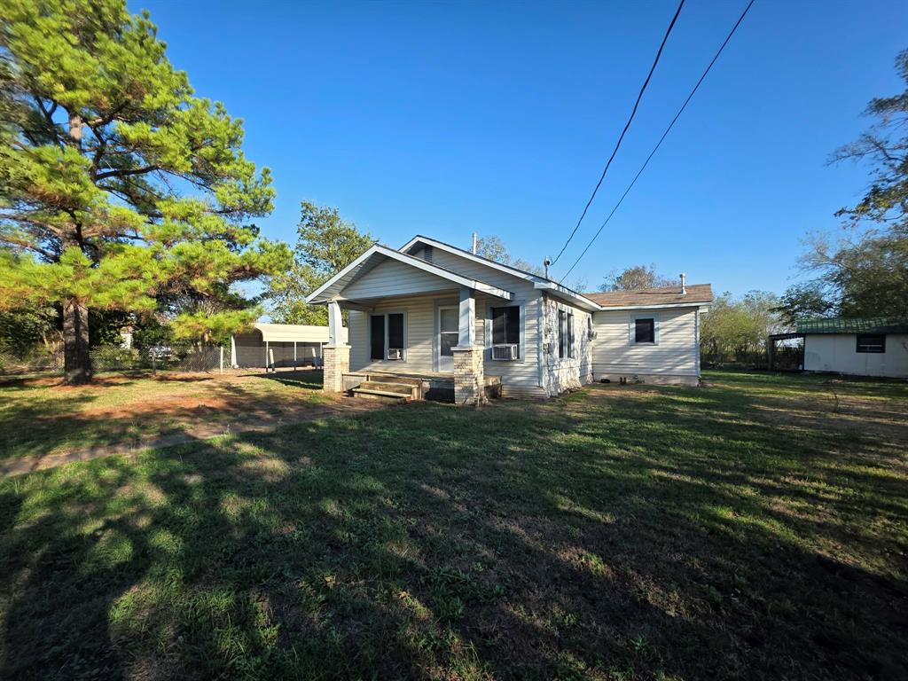 713 W Fannin, Mexia, TX 76667