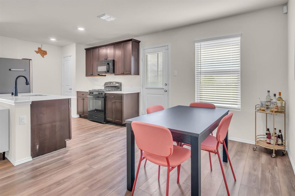 209 Wishbone Lane, Fort Worth, TX 76052