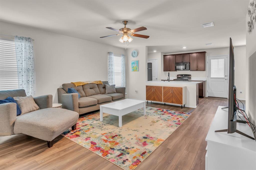 209 Wishbone Lane, Fort Worth, TX 76052