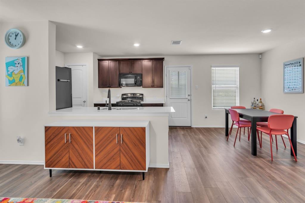 209 Wishbone Lane, Fort Worth, TX 76052