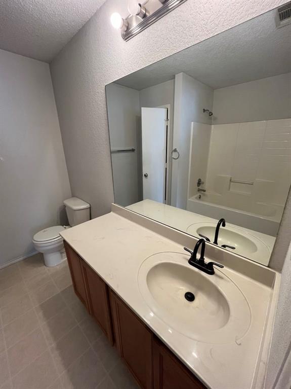 908 Crowder Drive, Crowley, TX 76036