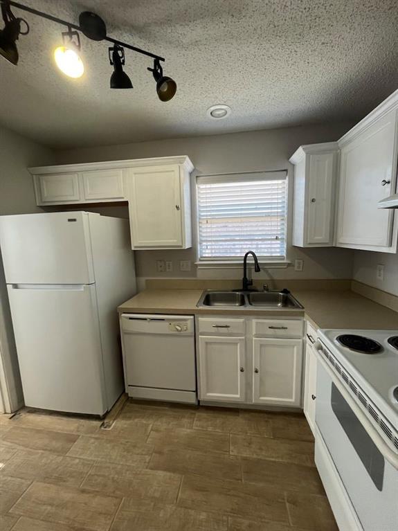 908 Crowder Drive, Crowley, TX 76036