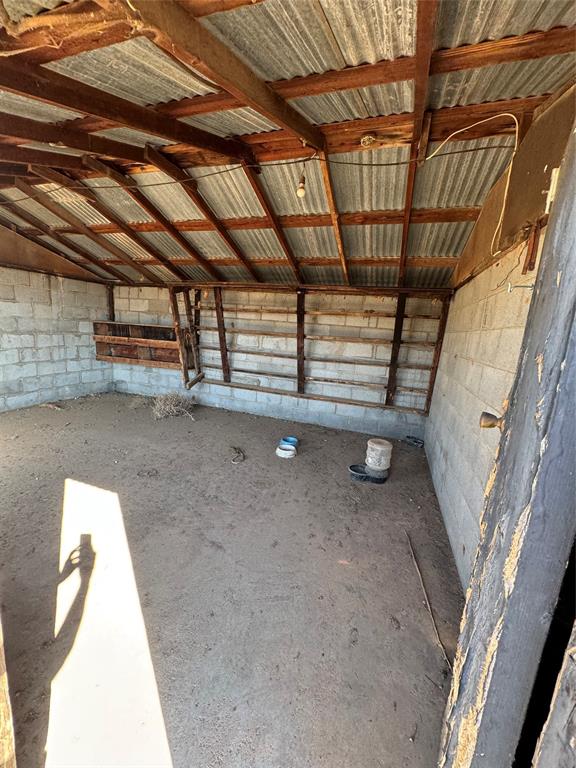 1593 Irvin Road Road, Quanah, TX 79252