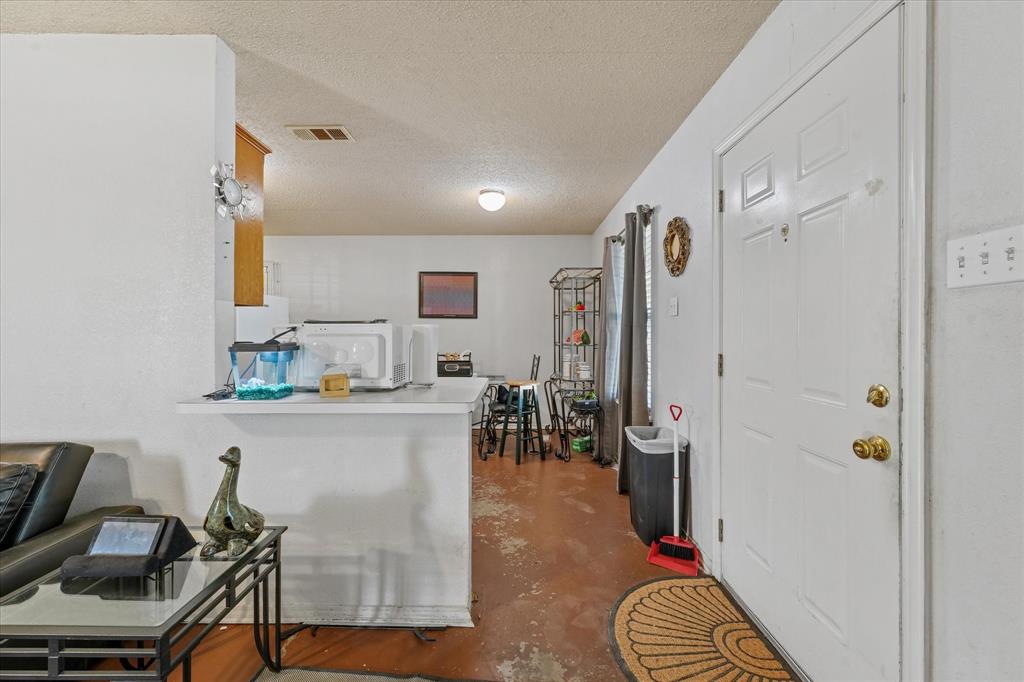 2634 Gooch Street, Dallas, TX 75241