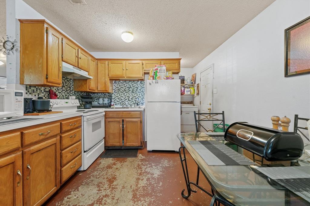2634 Gooch Street, Dallas, TX 75241