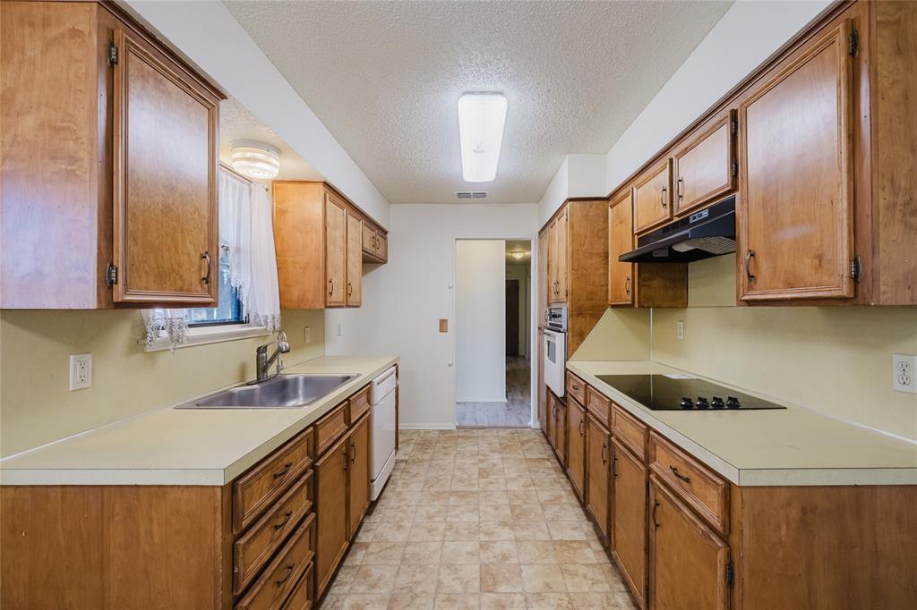 409 Crestwood Drive, Eastland, TX 76448