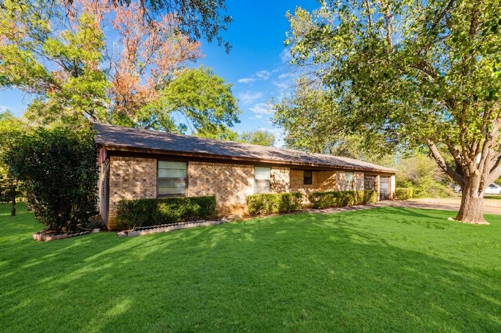 409 Crestwood Drive, Eastland, TX 76448