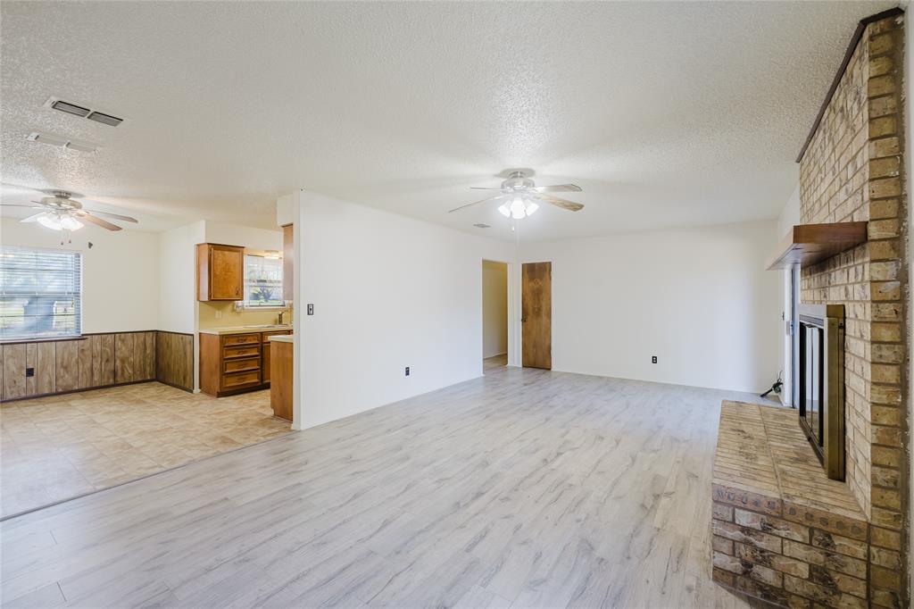 409 Crestwood Drive, Eastland, TX 76448
