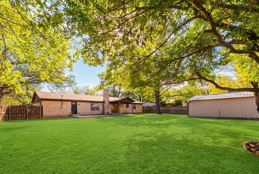 409 Crestwood Drive, Eastland, TX 76448