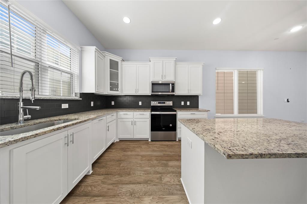 220 Lanyard Drive, Lewisville, TX 75057