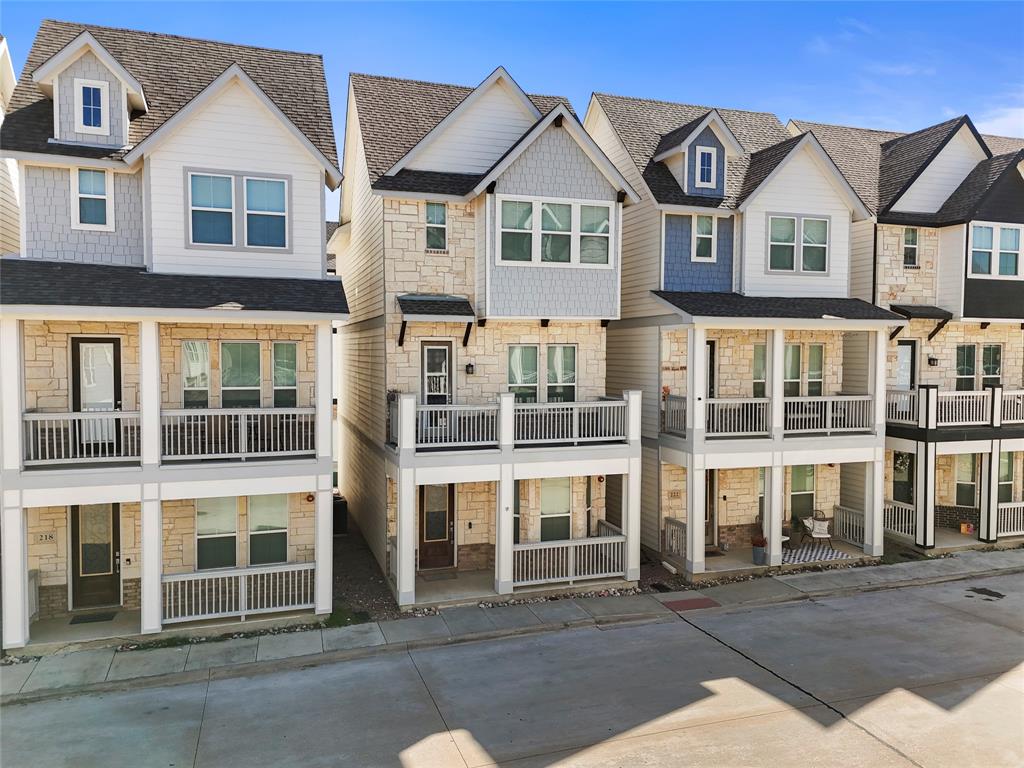 220 Lanyard Drive, Lewisville, TX 75057