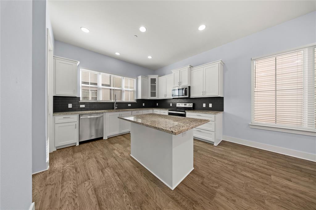 220 Lanyard Drive, Lewisville, TX 75057