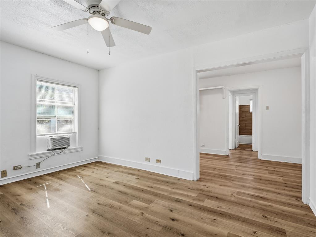 425 Marshalldell Avenue, Dallas, TX 75211