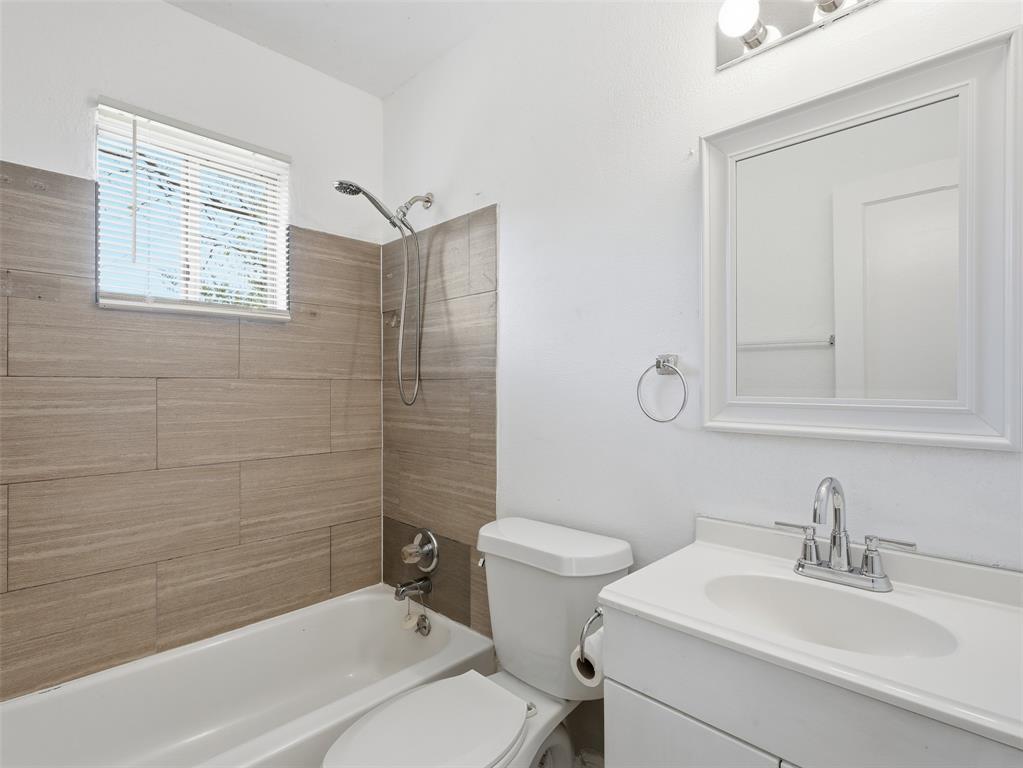 425 Marshalldell Avenue, Dallas, TX 75211