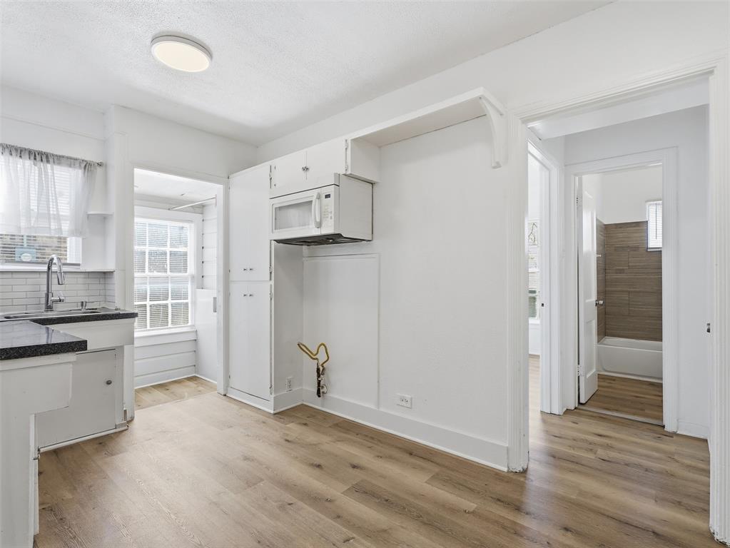 425 Marshalldell Avenue, Dallas, TX 75211