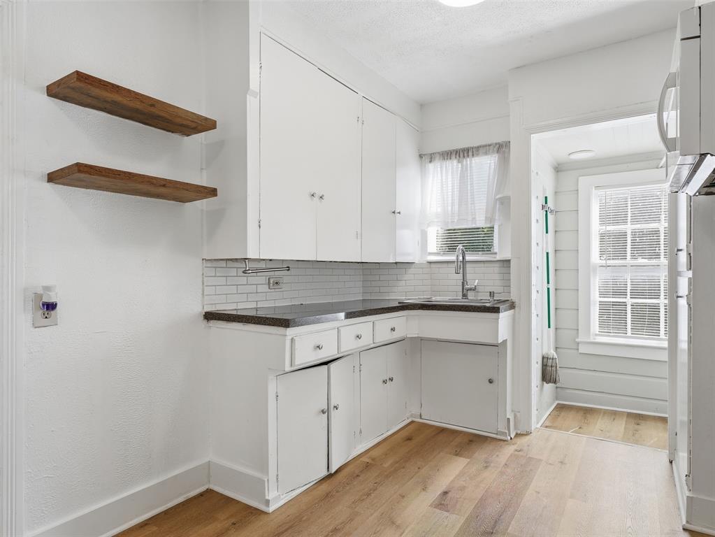 425 Marshalldell Avenue, Dallas, TX 75211