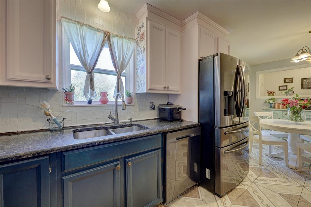 Stainless sink - refrigerator stays!