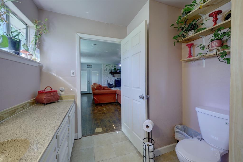 901 Elizabeth Boulevard, Granbury, TX 76048