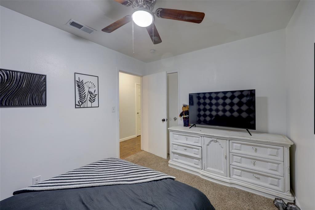 901 Elizabeth Boulevard, Granbury, TX 76048