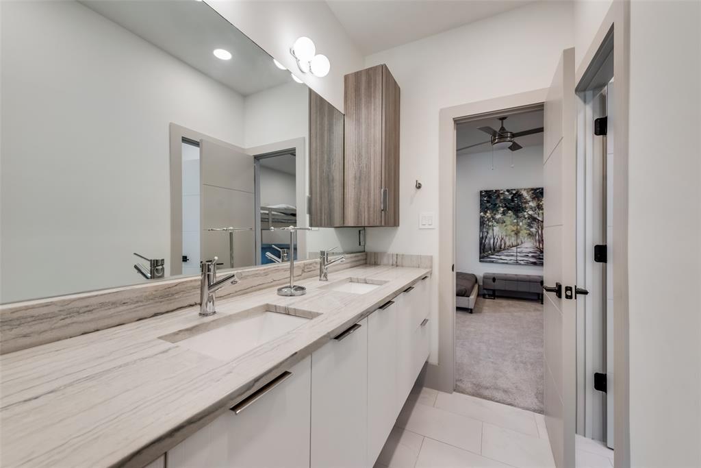 4528 W Amherst Avenue, Dallas, TX 75209