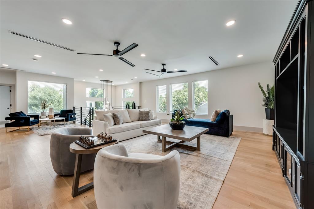 4528 W Amherst Avenue, Dallas, TX 75209