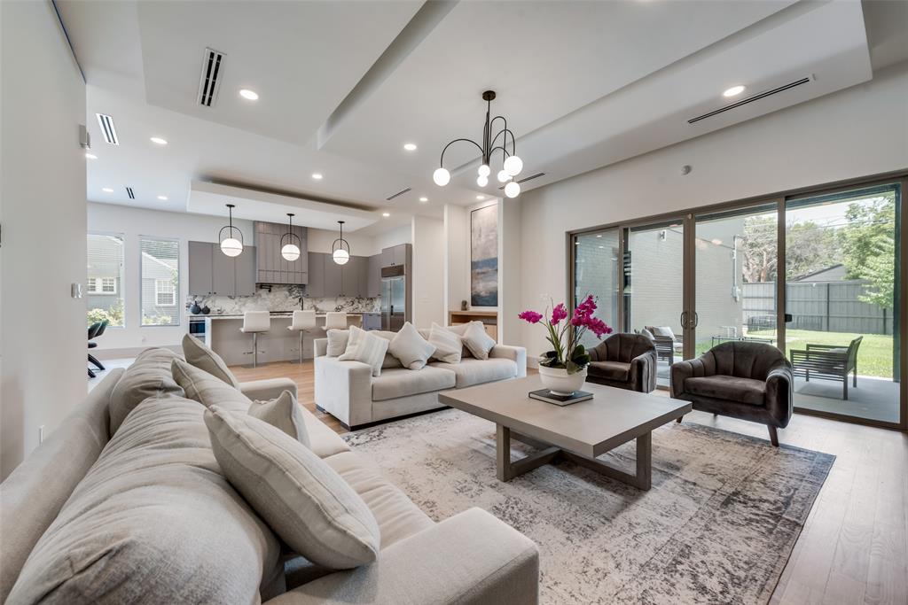 4528 W Amherst Avenue, Dallas, TX 75209
