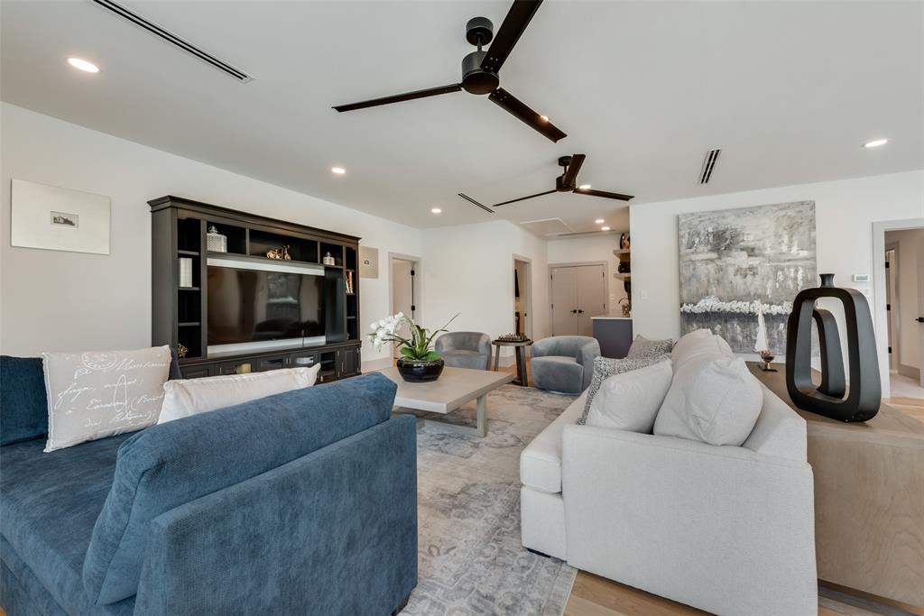 4528 W Amherst Avenue, Dallas, TX 75209