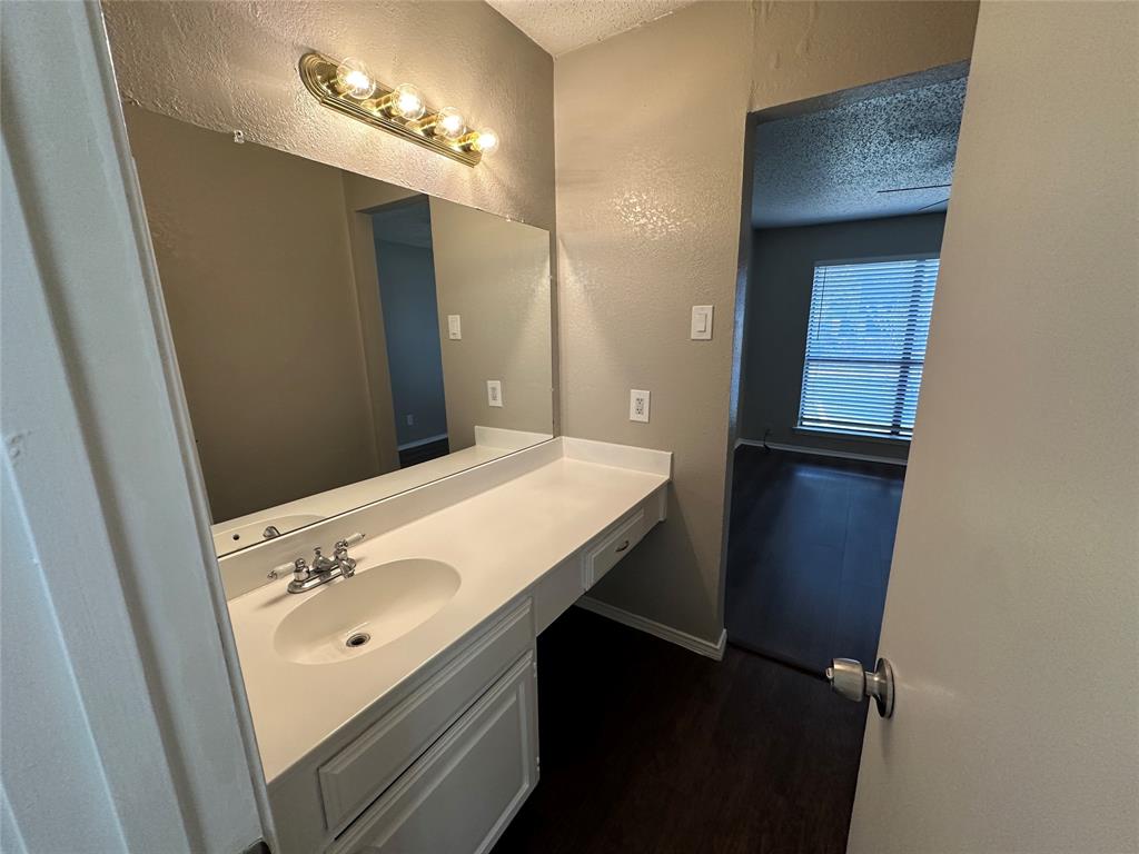 2119 Park Willow Lane, #B, Arlington, TX 76011
