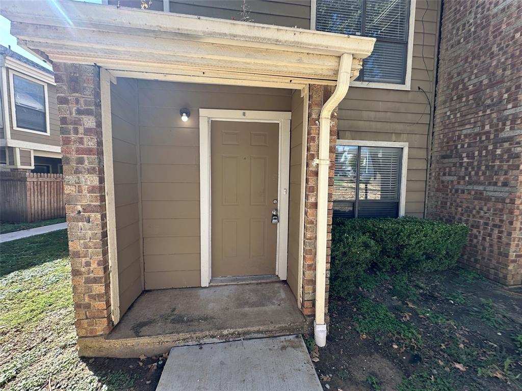 2119 Park Willow Lane, #B, Arlington, TX 76011