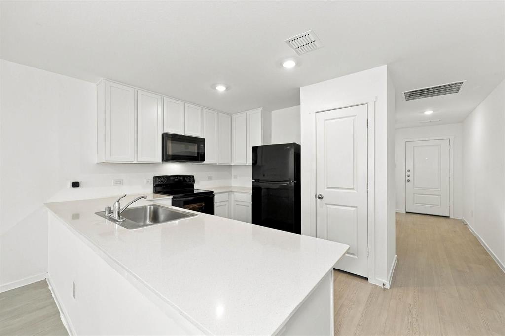 213 Poplar Place, Wilmer, TX 75172