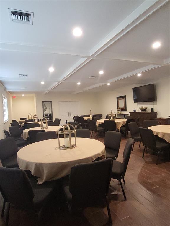 960 square feet of Reception Area for meetings, meals or gathering.