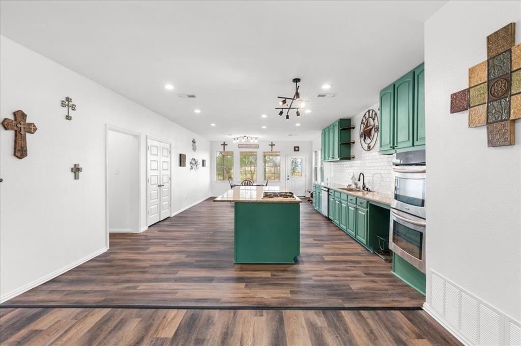 300 E 3rd Street, Blooming Grove, TX 76626