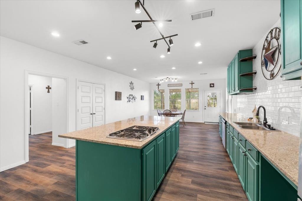 300 E 3rd Street, Blooming Grove, TX 76626