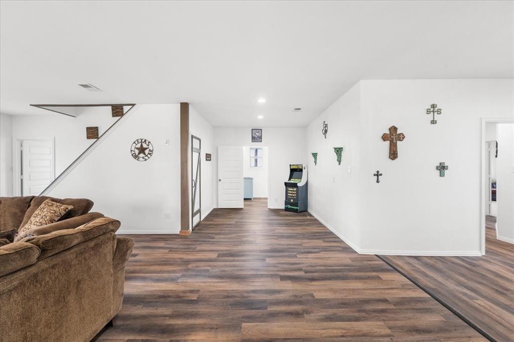 300 E 3rd Street, Blooming Grove, TX 76626