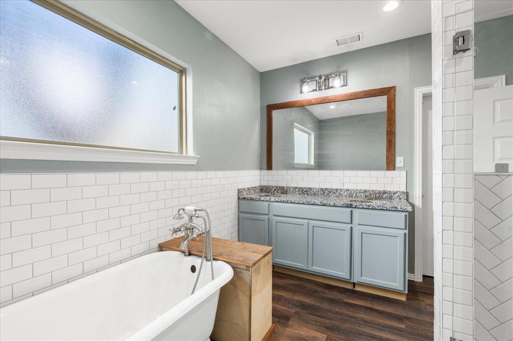 300 E 3rd Street, Blooming Grove, TX 76626
