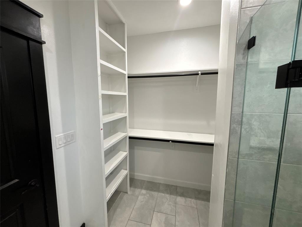 300 Avenue B, Ennis, TX 75119