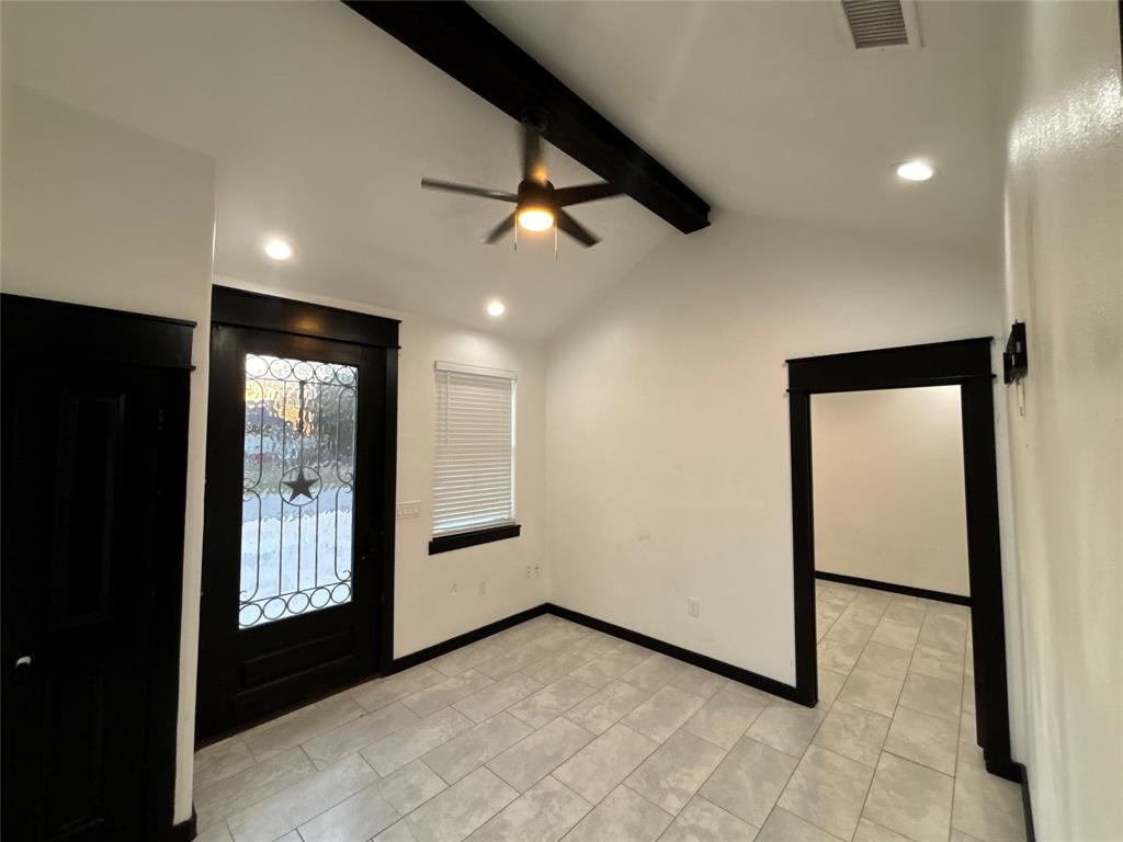 300 Avenue B, Ennis, TX 75119
