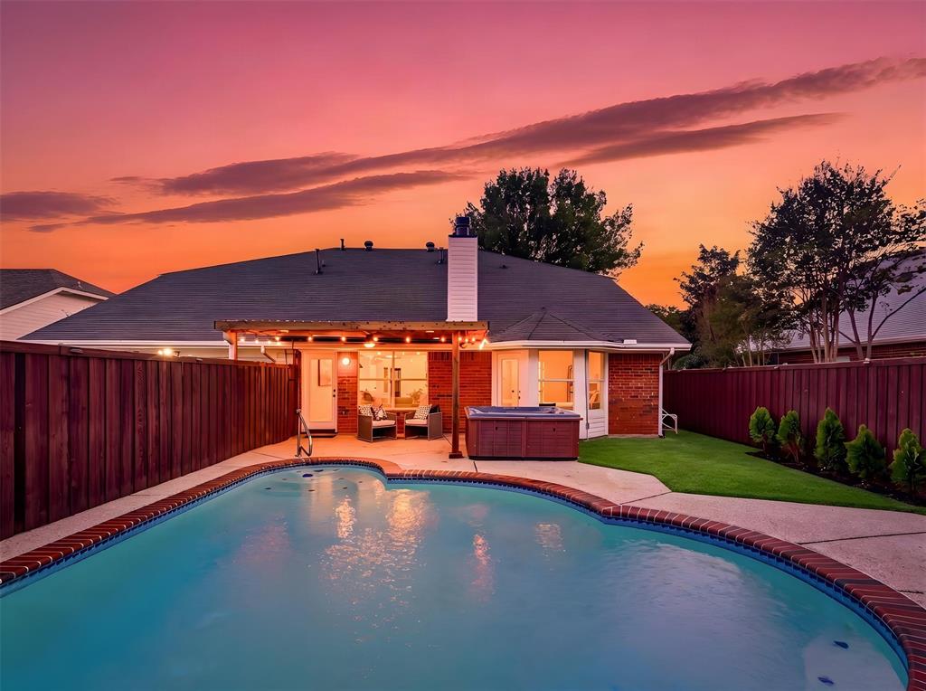 Pool and hottub